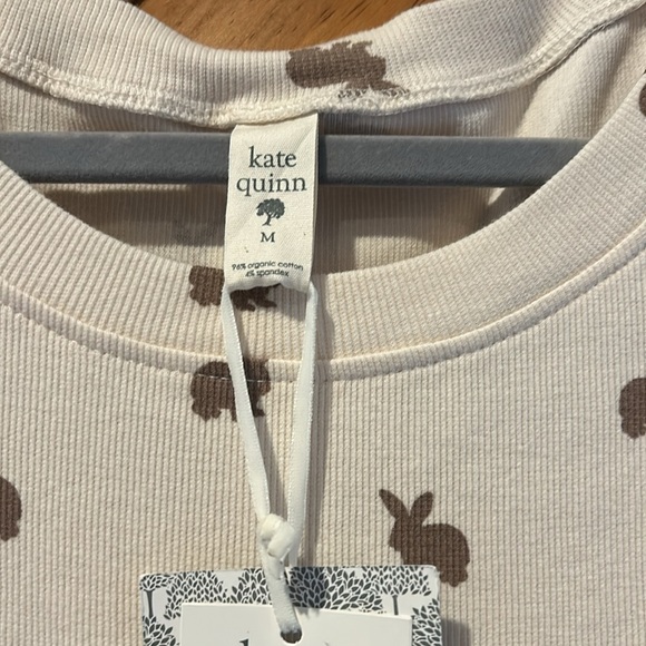 Kate Quinn brown & tan bunny puff sleeve top NWT - Picture 3 of 4